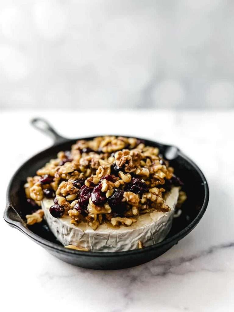 Baked Brie with Walnuts and Honey: A Perfect Holiday Appetizer
