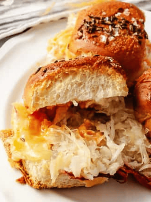 Reuben Sliders Sandwiches: Sweet Hawaiian Rolls