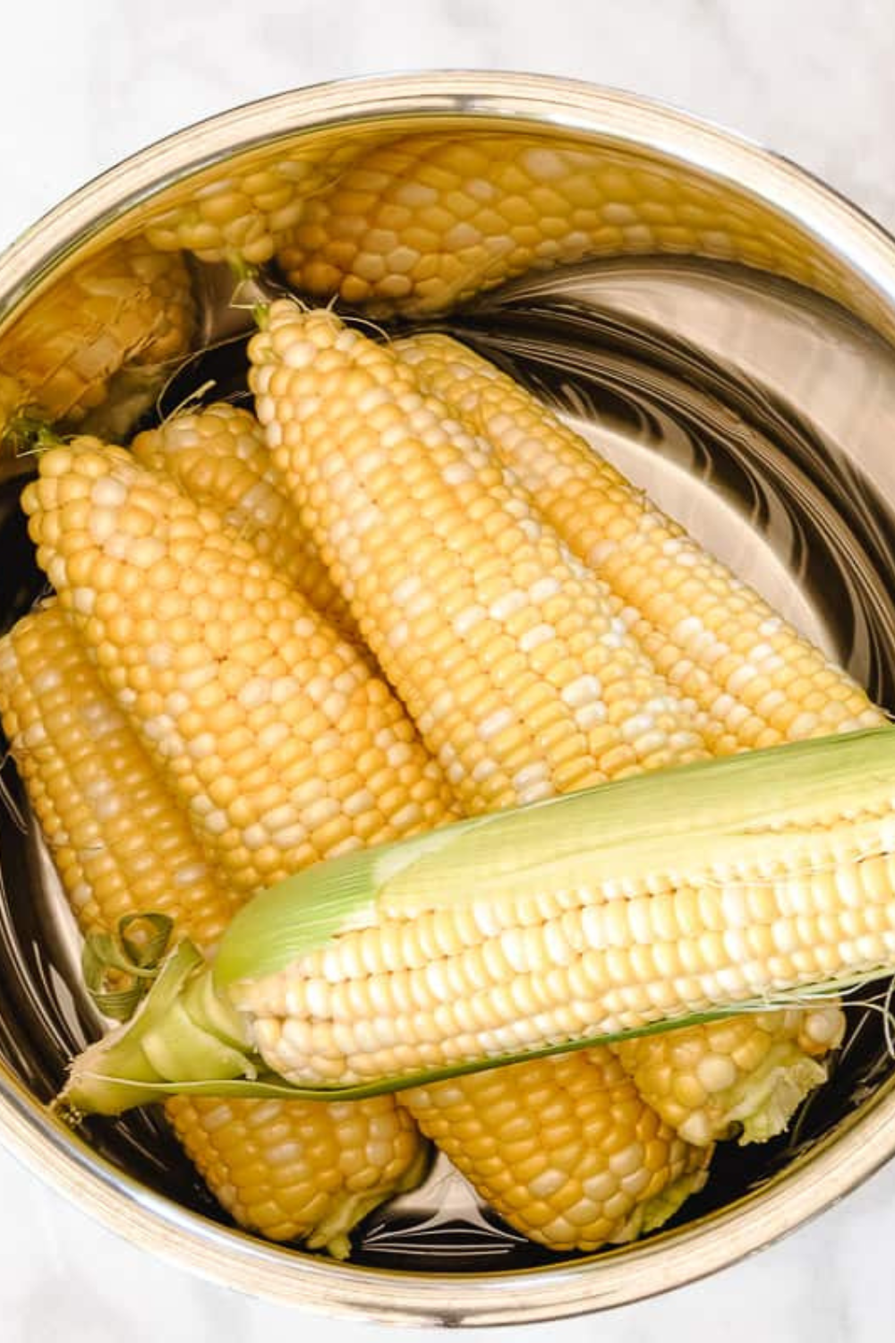 6 ears of corn on the cop in the instant pot